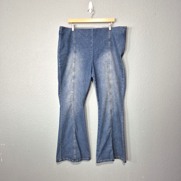 Lee Denim - Lee Jeans Womens 2XL Blue Denim Stretch Heritage High Rise Pull On Flared Leg